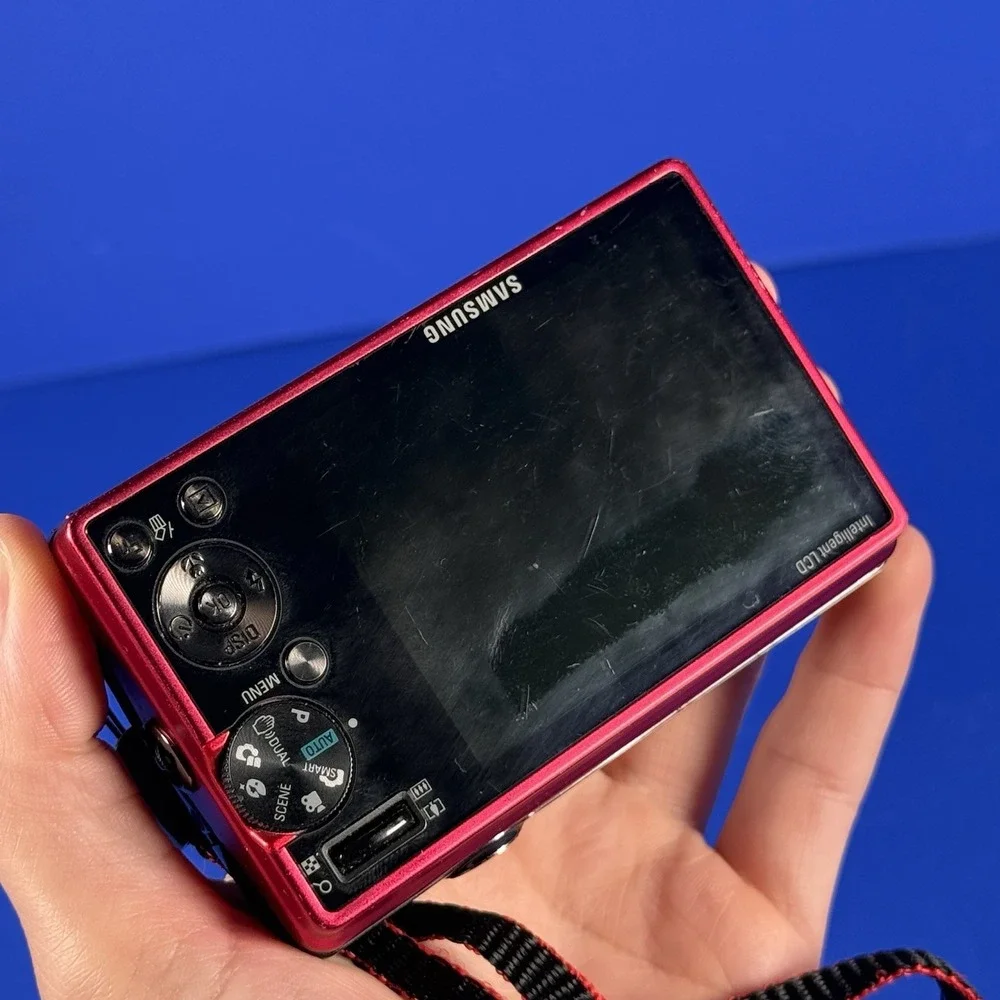 Samsung SL620 12.2MP Compact Digital Camera Red with Battery